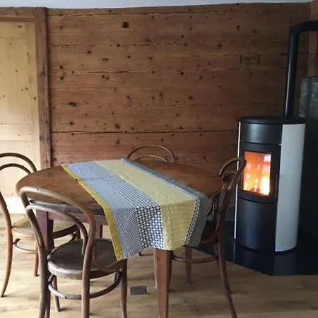 Chalet Le *