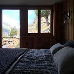 Chalet Le *